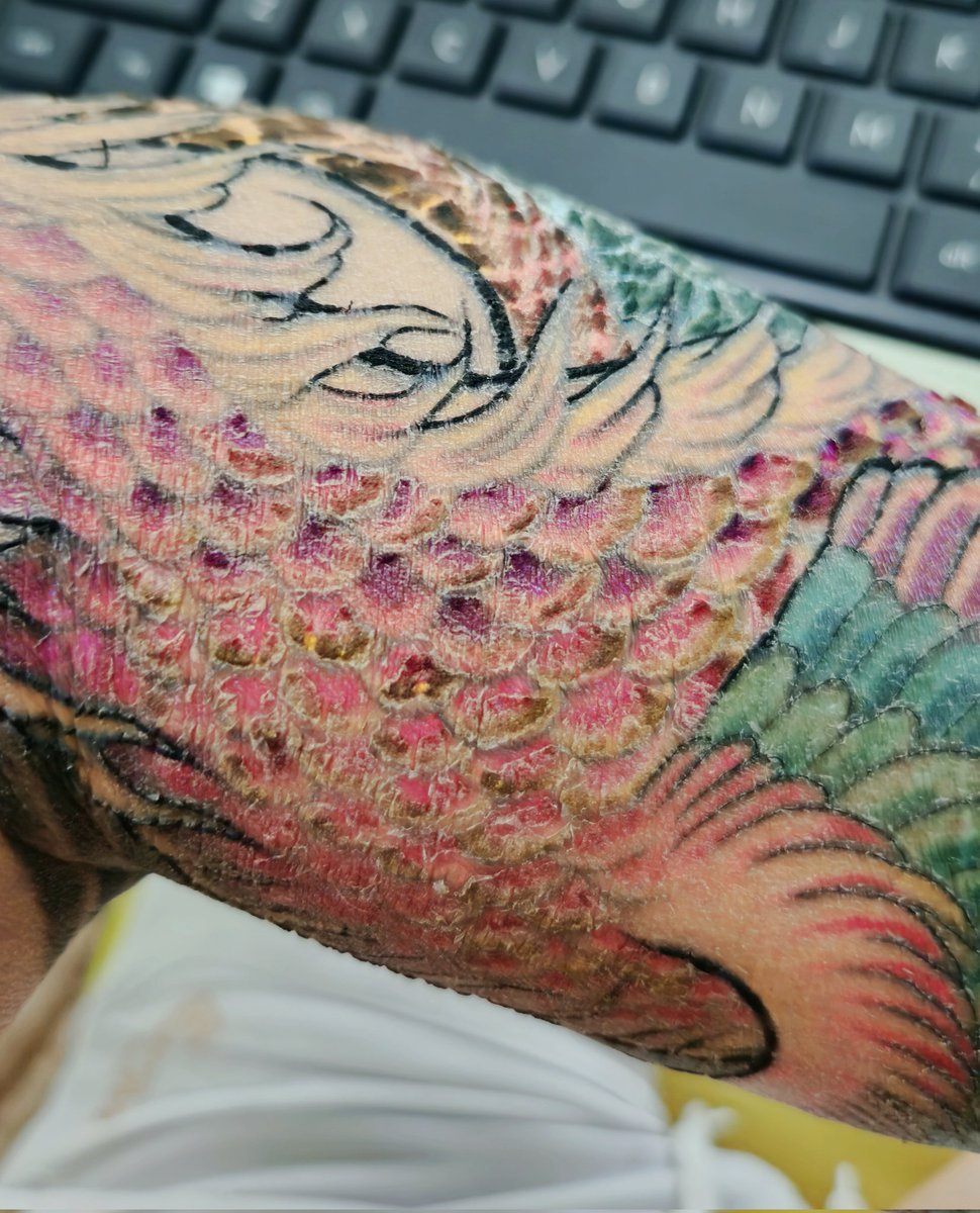 ragecanvas's tweet photo. Waiting for my tattoo to heal. #tattoolife #tattoo #healling #ink #skin #gay https://t.co/JWNeyTSFtE