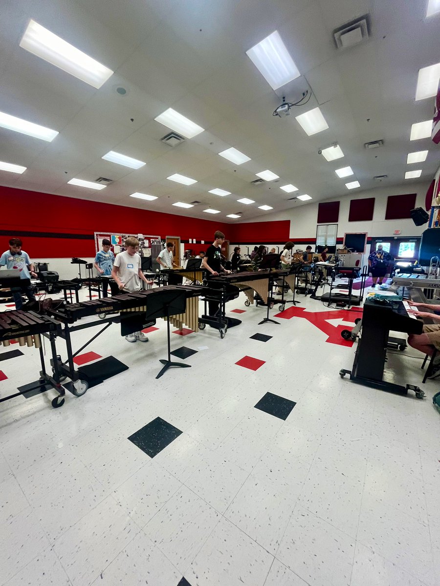 YorkvilleBands's tweet photo. The Marching Foxes had a GREAT mini camp these past two days and can’t wait to Shine Bright in 2024! @YorkvilleMusic  @115yhs @yhs_activities @YHSAthletics115 @Yorkville115 https://t.co/ugXmhxENGX