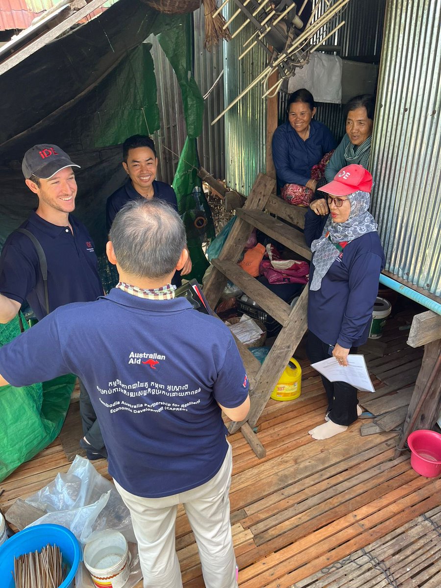 AusEmbPP's tweet photo. With @iDEorg 🇦🇺 is helping families in flood prone villages near the Tonle Sap lake to manage their hygiene and sanitation needs, including through the provision of “sky latrines” to safely capture and store human waste, minimising the risk of disease. Visited one this week 🙏🏽 https://t.co/oiubMuUTBQ