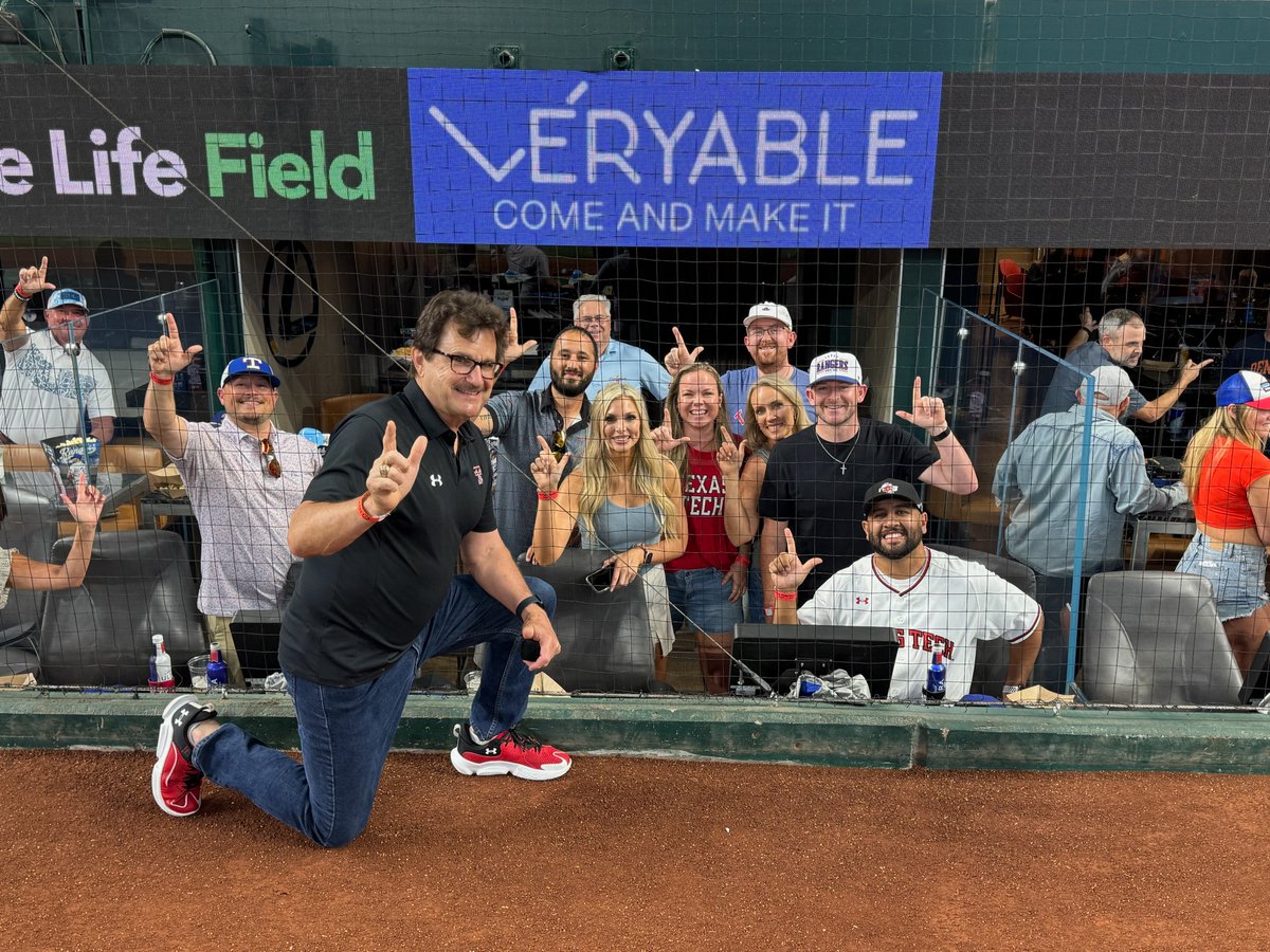 Alex10ramirez's tweet image. TTU night at Rangers game with @TexasTechPres and @TexasTechCU 
#TTU #TTCU #Rangers #firstpitch