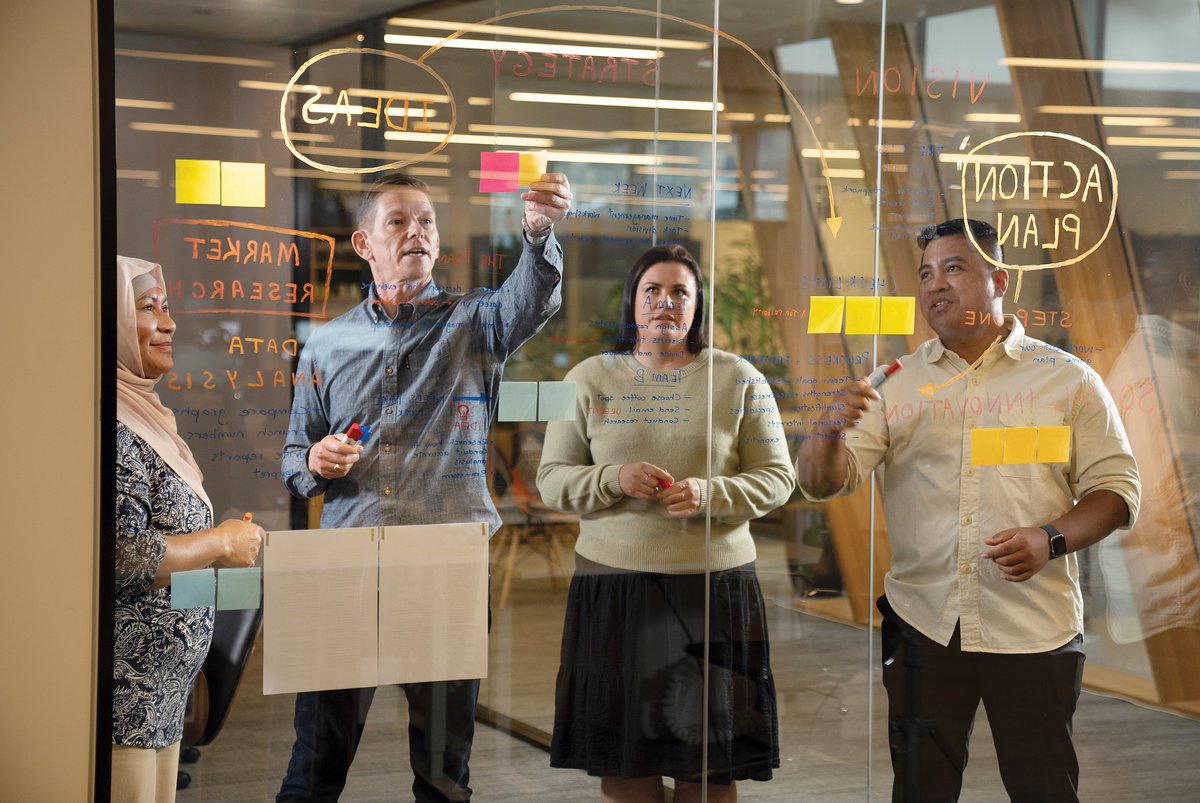 CQU's tweet photo. A #NorthQld project boosting #RegionalEconomies through smart #Procurement is growing, with fresh funding from @AdvanceQld. #Townsville-based Q-SEED is led by @CQU, ArcBlue, and @nq_smart.
READ MORE: https://t.co/8EbZKhrRoR https://t.co/62NxxUzzCc