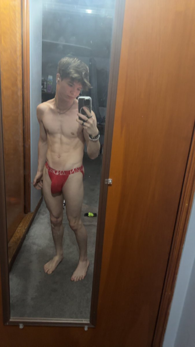 thekailaurent's tweet photo. Front or back baby? RT if you’d ride and fuck me https://t.co/YwP8d95wZt