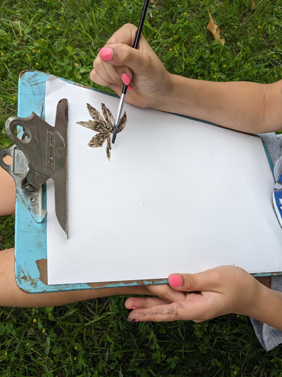 Thoughtful chat with #humbervalleyvillage about what art is and the value of making art that doesn't last. Balancing our desire to use plants to create, and others' needs of plants for food and shelter. Ended the day with mud paintings. <a href="/TOES_TDSB/">TOES_TDSB</a>