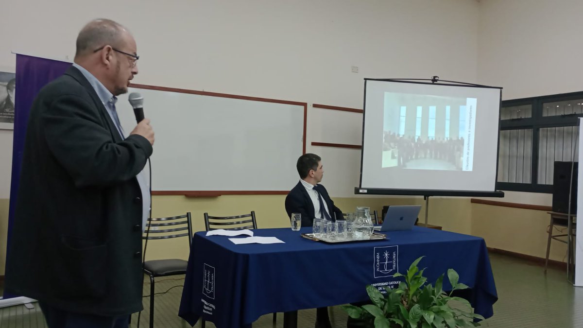 #MasterRSC_UCAM | Jornada Académica por el Día Mundial del Ambiente
<a href="/leovillafane/">Leonardo Villafañe</a> <a href="/JManuelDiazok/">Juan Manuel Díaz</a> encarnan ad personan estas tres ideas, que se refieren a un mismo concepto moral básico que yo amo y persigo: libertad, nobleza y esfuerzo. Gracias a @luaalopn por difundirlo.