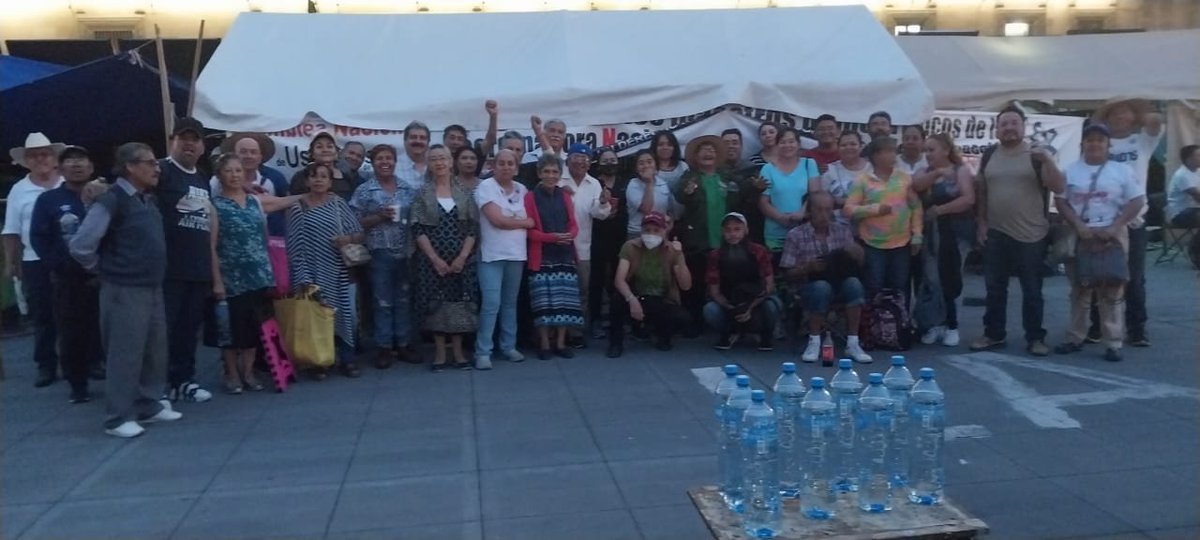 Terminando el segundo turno del plantón la #ANUEE Zona oriente de la CDMX, en apoyo a la CNTE en su digna y justa lucha.