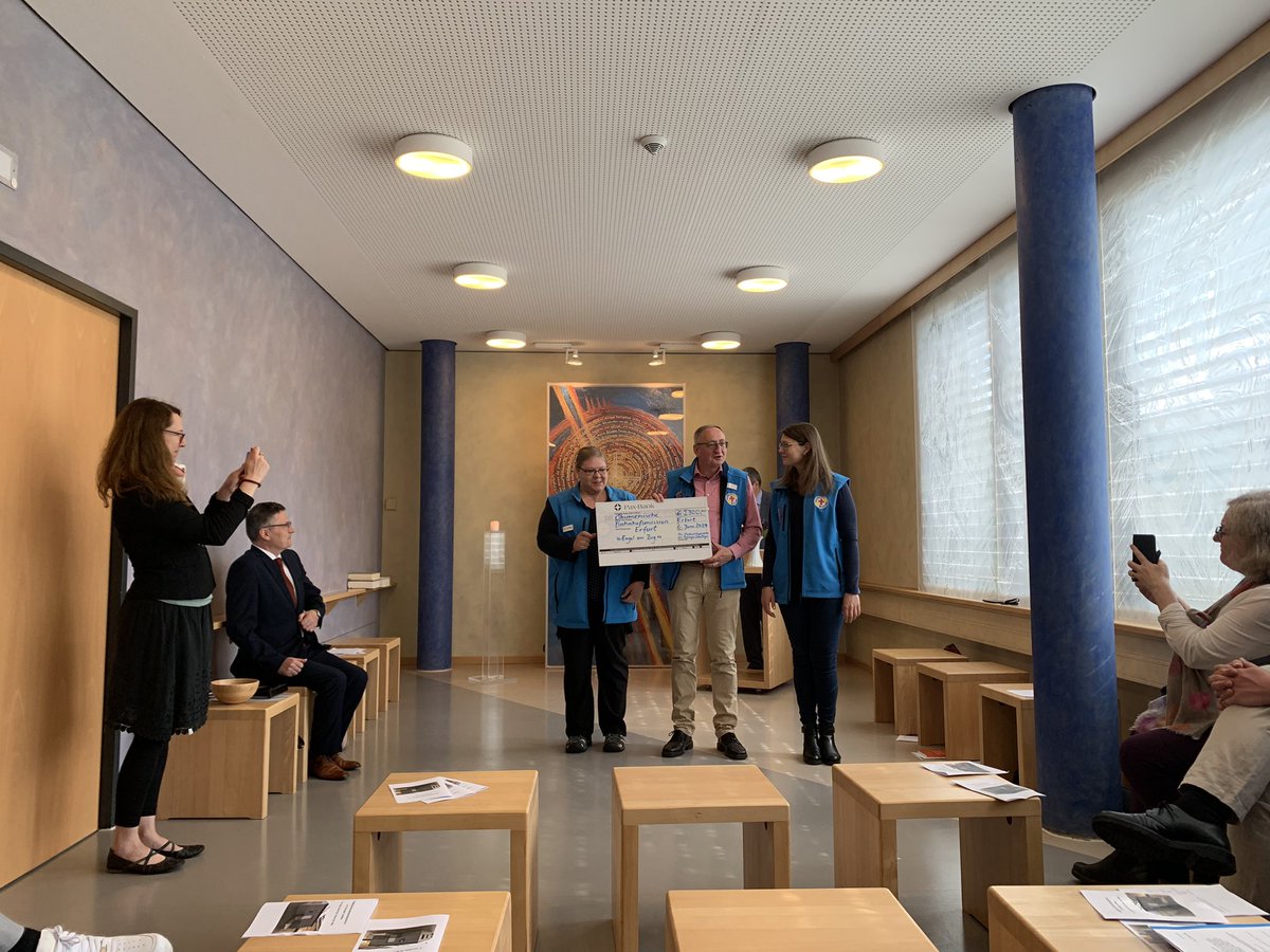 AstridRothe-Beinlich (@astrid_rb) on Twitter photo Danke der ökumenischen #Bahnhofsmission #Erfurt für das Engagement und das hörende Herz. Die Kollekte der ökumenischen Morgenandacht aus der 7. Legislatur <a href="/ThuerLandtag/">Thüringer Landtag</a> in Höhe von 2300 Euro wurde heute an die Bahnhofsmission übergeben. Danke der ökumenischen #Bahnhofsmission #Erfurt für das Engagement und das hörende Herz. Die Kollekte der ökumenischen Morgenandacht aus der 7. Legislatur <a href="/ThuerLandtag/">Thüringer Landtag</a> in Höhe von 2300 Euro wurde heute an die Bahnhofsmission übergeben.