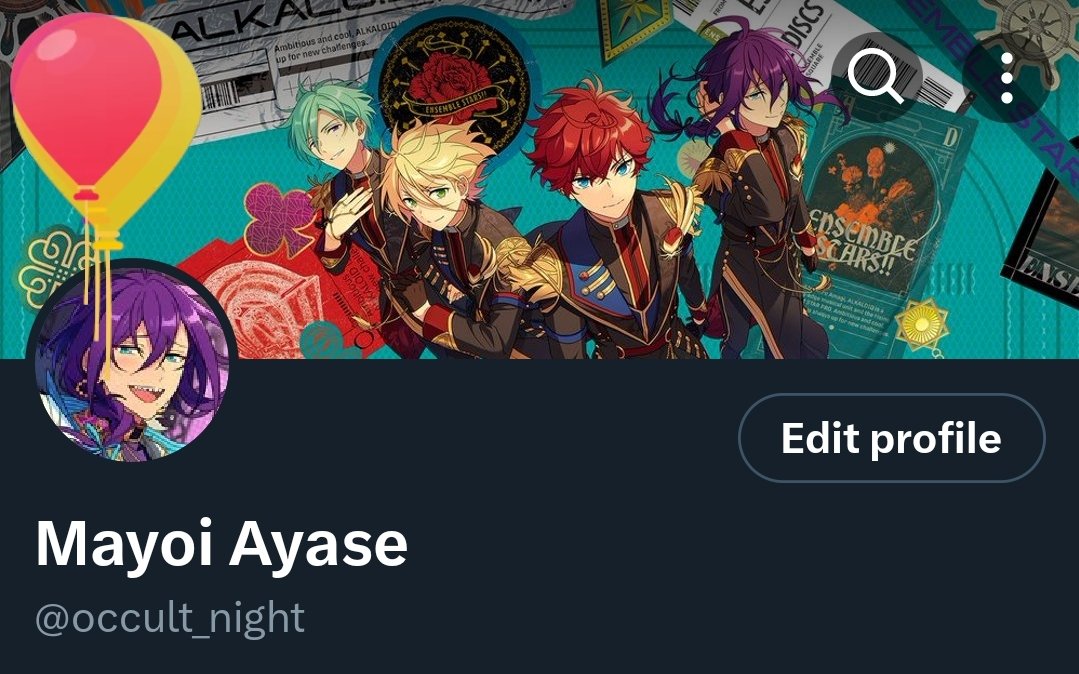 Ah, the balloons stuck at the ceilings...

But it's okay, seeing everyone's dazzling smile is worth more than everything! I am glad I can spend another birthday with everyone...!