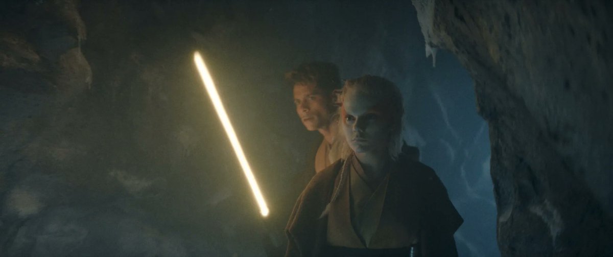 "Un Jedi sort son arme uniquement quand il s’apprête à tuer"

30 minutes plus tard, 
Yord le sort pour s'éclairer dans une grotte 😤
#theacolyte #StarWarsTheHighRepublic #starwars