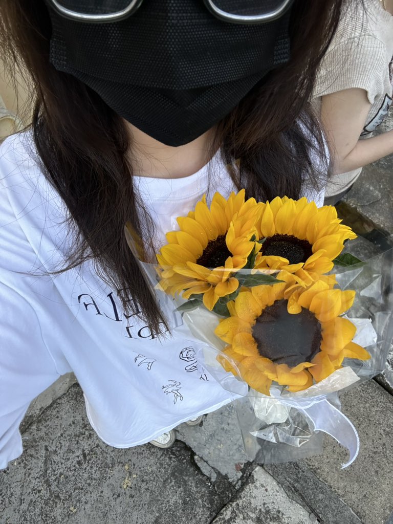 yyyyylll9657631's tweet photo. #sunflower_garden_HC
🌻🎂 https://t.co/EWUiSSluzG