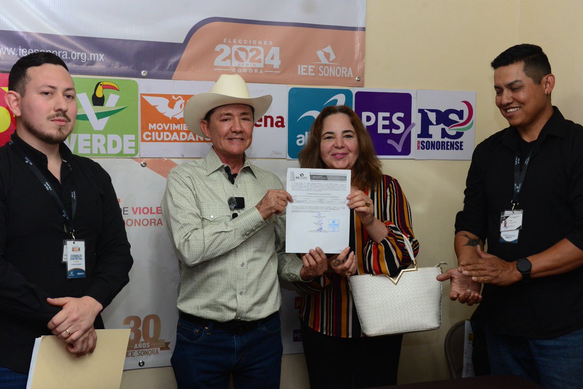 Raul_Castelo7's tweet photo. Celebramos este triunfo que gracias al esfuerzo de cada uno de ustedes fue posible en el #Distrito17
Este logro es de todos y así mismo trabajaremos para todos 🤠 en Cajeme #TenemosConQue
#SigamosHaciendoHistoria https://t.co/MX0pmVLcqE
