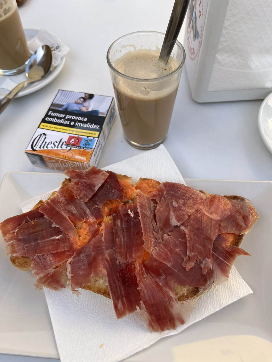 Jimbo4xL's tweet photo. buenos dias a la clase obrera familia, dudo que me lea mucha gente ahora porque solo me siguen deshechos sociales, pero yo ya estoy al pie del mañon, vamos a por el jueves que no es poco https://t.co/iMxh01SXhS