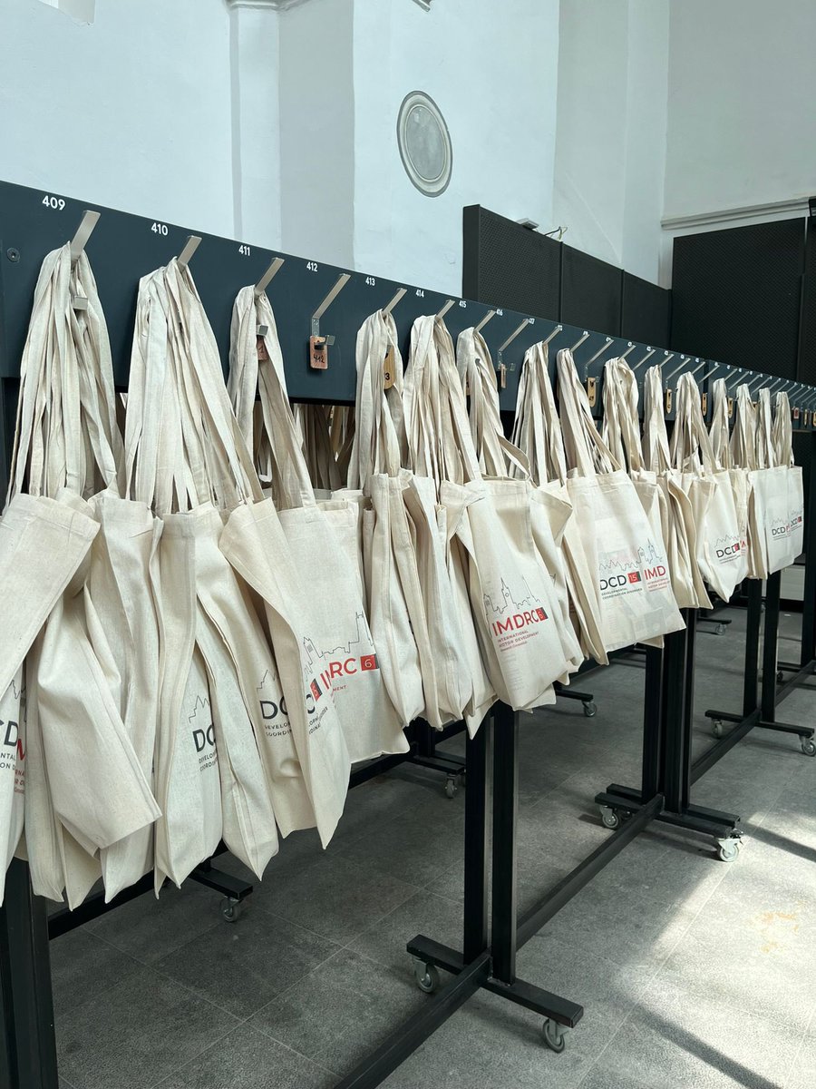 👋 Goodmorning! A full day of keynotes, oral presentations and posters on the schedule today. Take it all in, learn, engage, enjoy… and don’t forget to pick up your goodiebag!