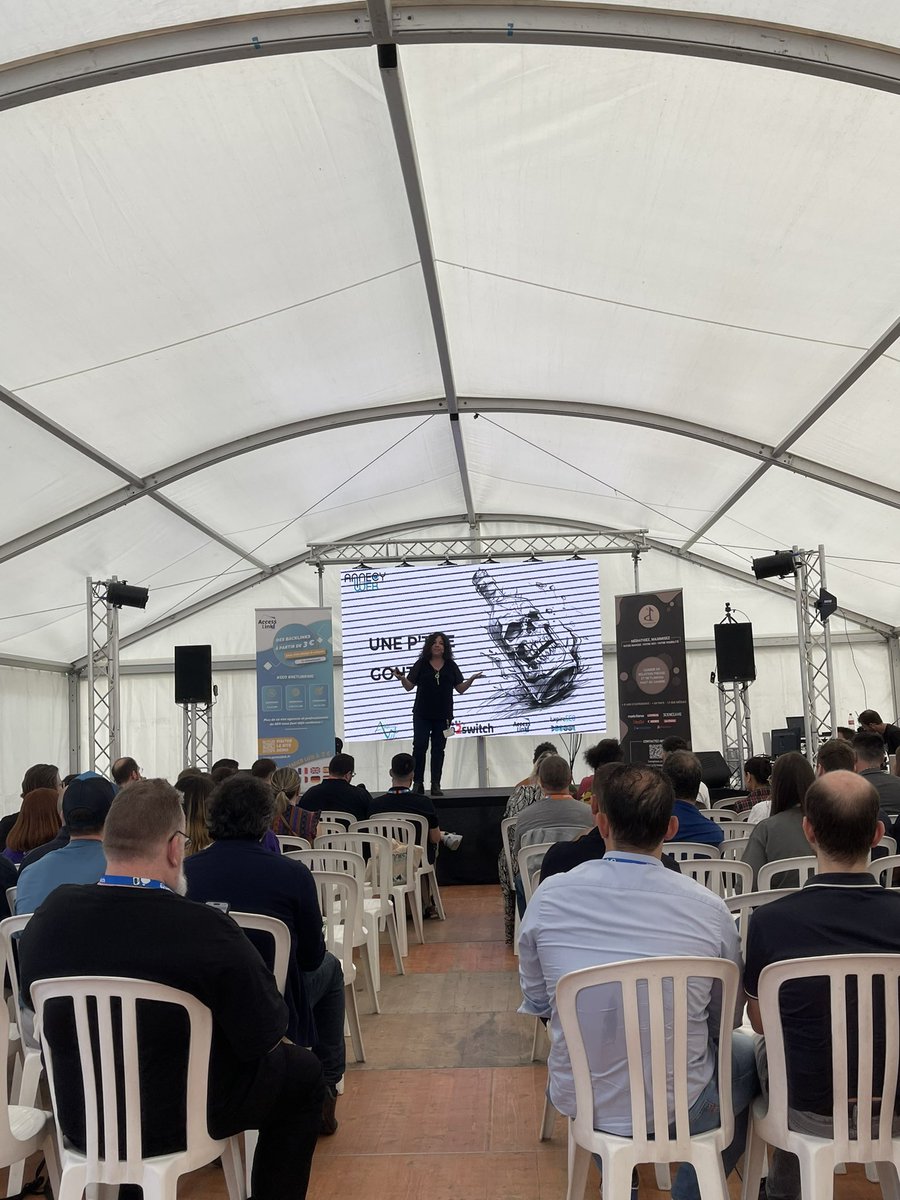 🎉 Le salon #AnnecyWeb2024 est officiellement ouvert !

Les conférences débutent avec <a href="/Gillet_Camille/">Camille Gillet</a> 🚀

Rejoignez-nous pour découvrir comment le storytelling est utilisé dans la construction d'une marque ! 🖊️

#Storytelling #Branding