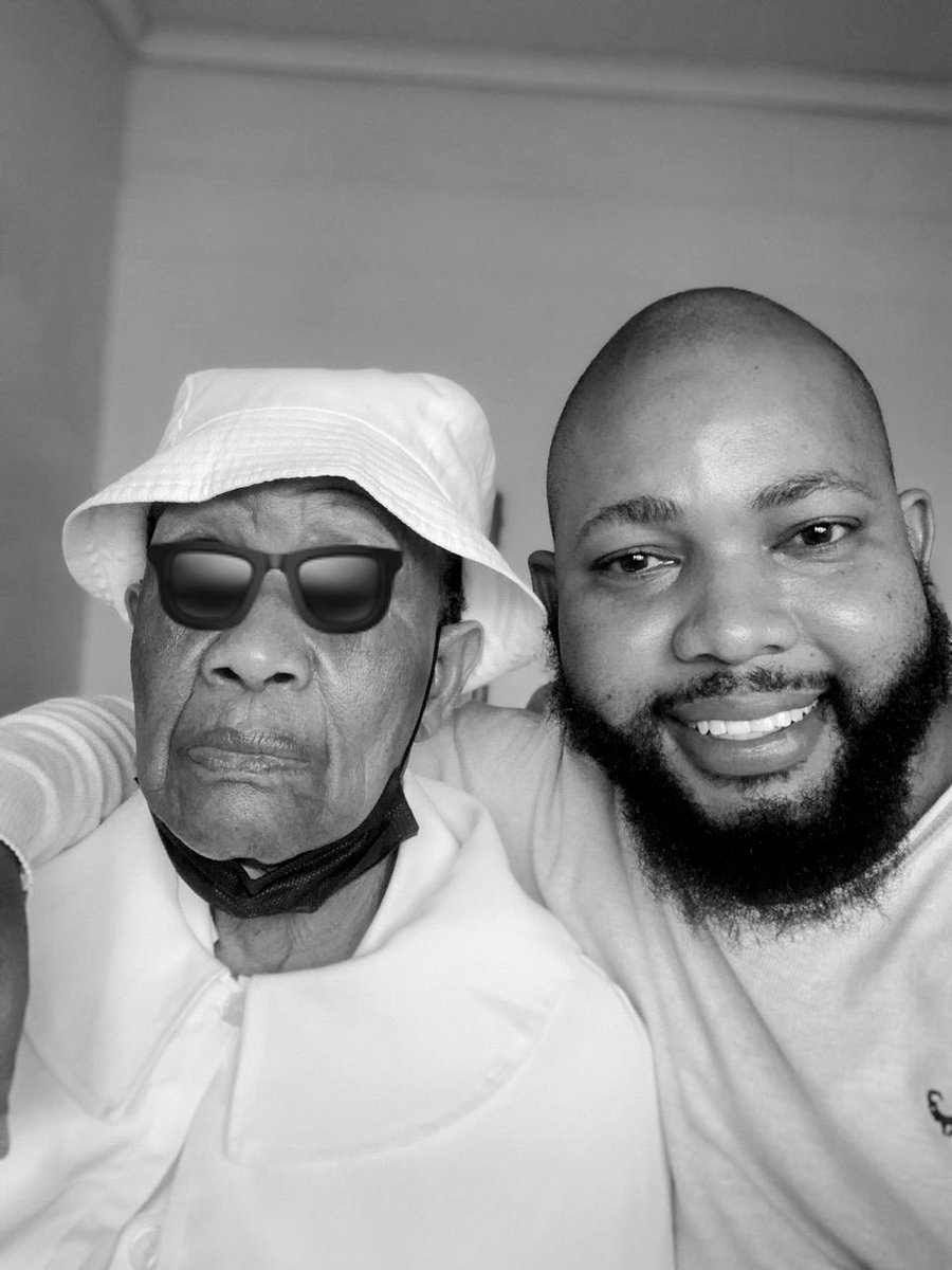 ChefHabana's tweet photo. On your first auspicious heavenly birthday day, Mosadimogolo bae wame 😎 we celebrate the love and joy you brought into our lives. Your presence is genuinely missed, but your spirit shines bright in our hearts. It was your love that brought us together 💙 https://t.co/HO8USQ14BR
