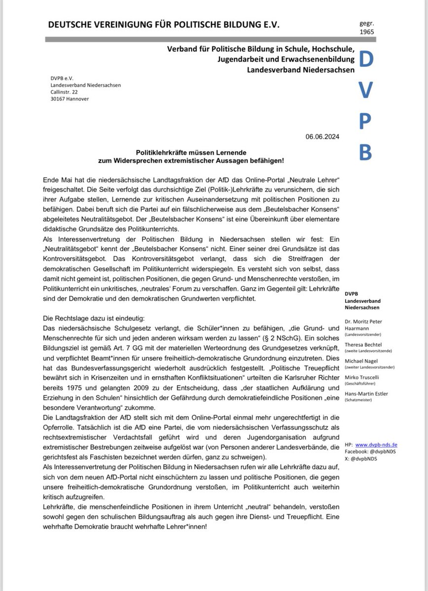 Aus aktuellen Anlass müssen wir mal wieder über eine vermeintliche Neutralität von (Politik-)Lehrer*innen sprechen. #politischebildungnds #dvpb
Unser Statement dazu:
