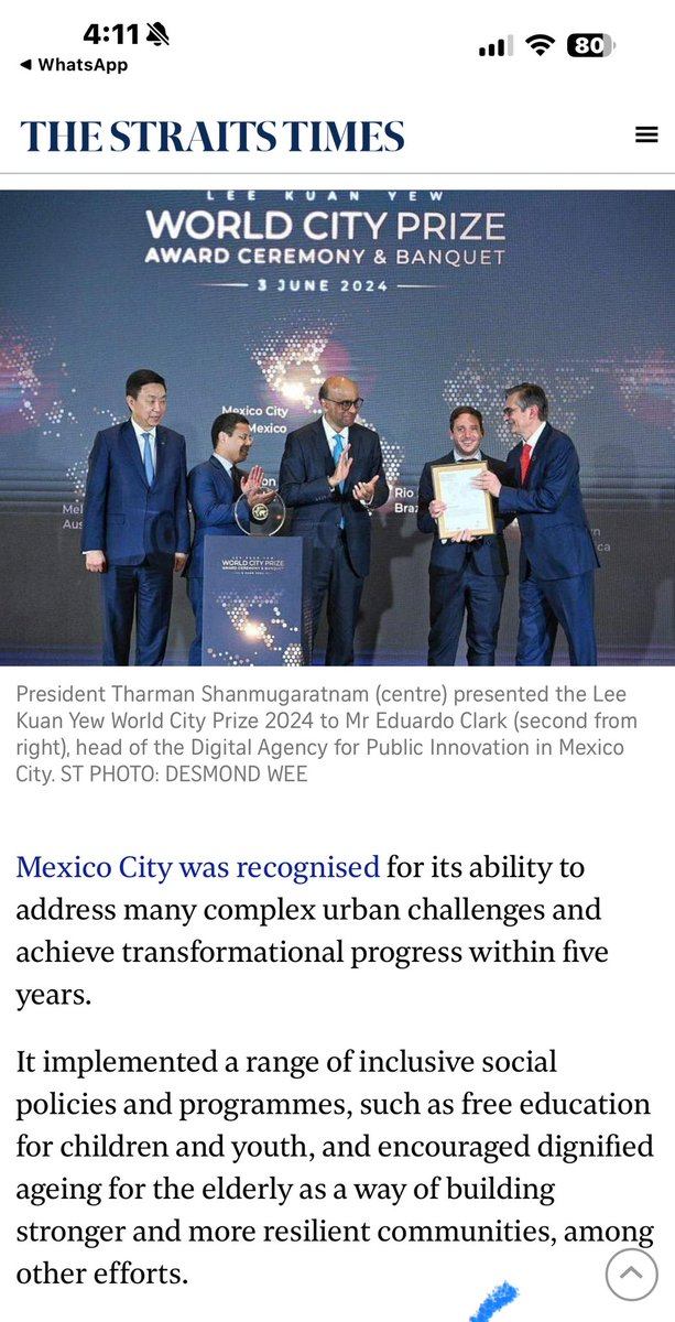EduardoClark's tweet photo. Recibí del presidente de Singapur @Tharman_S a nombre de @martibatres el premio Lee Kuan Yew de Ciudades globales. 

Fuimos reconocidos por  “el progreso transformacional” iniciado por @Claudiashein hace 5 años en nuestra ciudad.

Me acompañó nuestro embajador @agarcialopezl https://t.co/RrcgrQOSAW