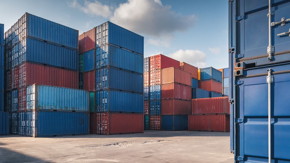 WorldCargoNews's tweet image. ⚫️ IN-DEPTH 🔴 Despite the current and considerable geopolitical challenges and uncertain trading conditions, lessors of intermodal containers are in a generally optimistic mood: tinyurl.com/yc3d9kru
#ContainerLeasing #Containers #WorldCargoNews