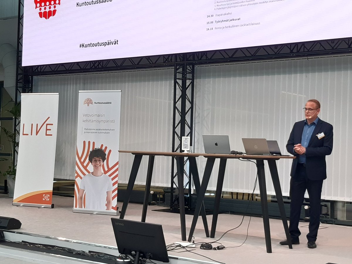 Juha-Matti Latvala <a href="/NMItiedotus/">NiiloMäkiInstituutti</a> avaa vaikutusta ja vaikuttavuutta puheenvuorossaan. #kuntoutuspäivät <a href="/Kuntoutussaatio/">Kuntoutussäätiö</a>