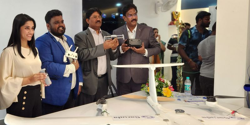 OMRcat's tweet image. #Drone startup #GarudaAerospace launches #Indiasfirst #droneshowroom #Chennai #TamilNadu 
yourstory.com/2024/06/drone-…