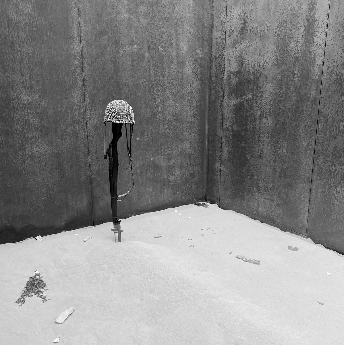 PGiannakou's tweet photo. On the 80th anniversary of #DDay, we remember & pay tribute to all those who served, fought & sacrificed for the freedom and liberation of #Europe. Greeks & Greek-Americans were there at the frontline 🇬🇷🇺🇸🇫🇷 #DDay80 #OperationOverload #Normandy #UtahBeach https://t.co/tz2frOJjYG