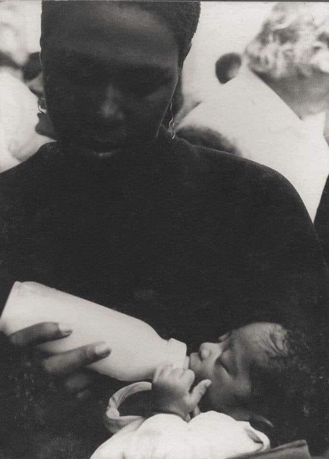 Joe__Bassey's tweet photo. Afeni Shakur With Tupac Shakur 1971 https://t.co/wj4PxnJvbp