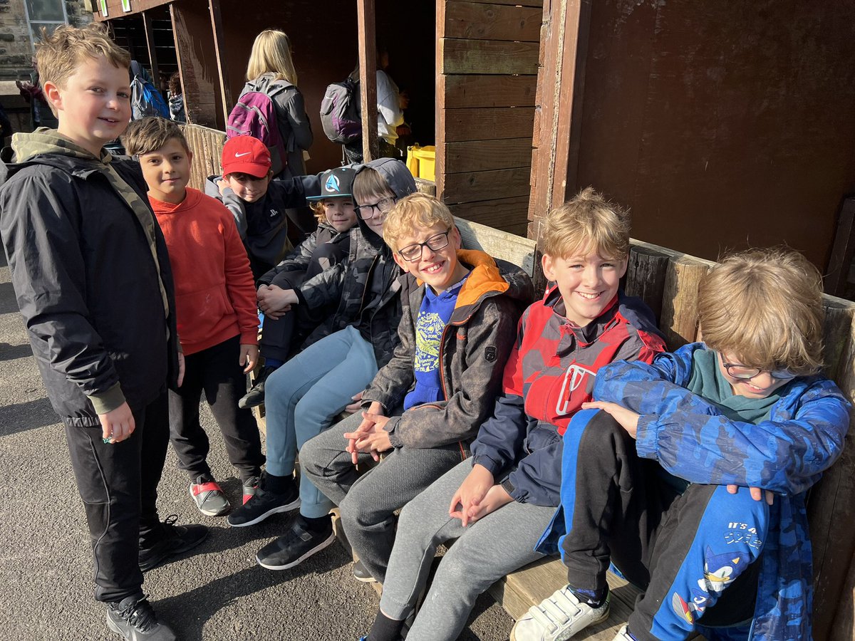 Class 3 tweet media