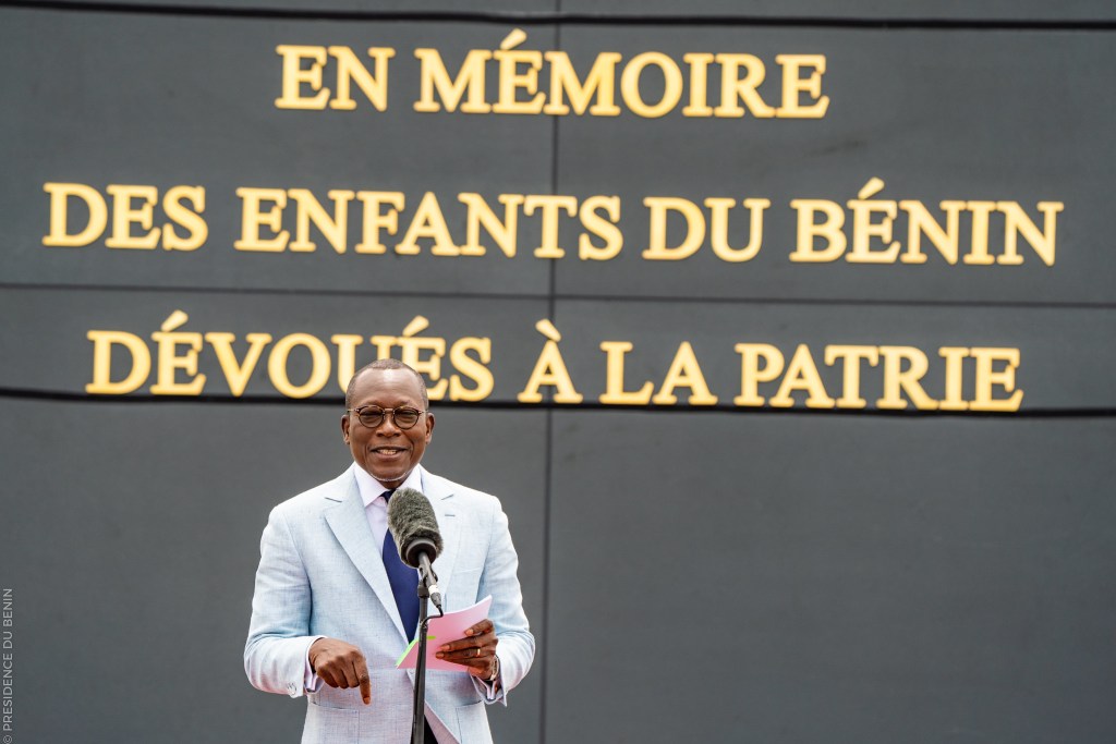 anseifa's tweet image. Après l'effort de mai : Le Bénin pleure 07 héros tombés face au terrorisme.

Mardi 4 juin, dans les confins du parc national de la Pendjari, le Bénin a perdu sept de ses soldats, abattus par des hommes armés non identifiés. 

⬇️