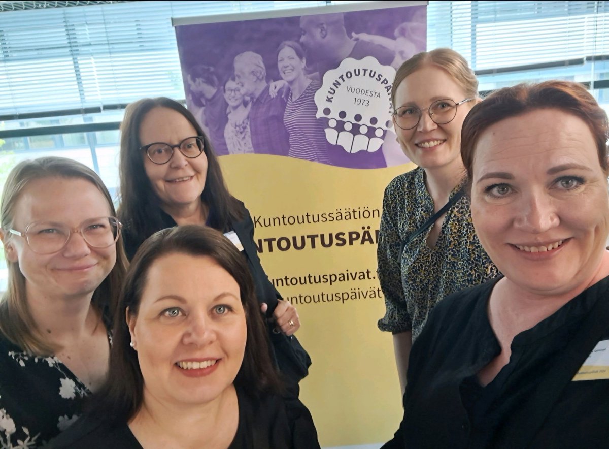 Tärkeiden asioiden -kuntoutuksen vaikutusten, vaikuttavuuden ja hyödyn- äärellä <a href="/varma_tweet/">Työeläkeyhtiö Varma</a> kollegoiden kanssa <a href="/Kuntoutussaatio/">Kuntoutussäätiö</a> kuntoutuspäivillä. #kuntoutuspäivät #kuntoutusviikko