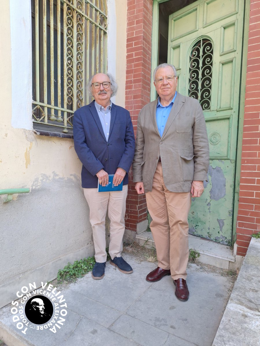 AleixandreMerlo's tweet photo. Ayer, nuestros amigos, ANTONIO COLINAS y JAIME SILES, se reencontraron en la casa de VICENTE ALEIXANDRE (que nuestras administraciones públicas siguen despreciando) para participar en el documental VELINTONIA 3. https://t.co/dsjvIRSrtj