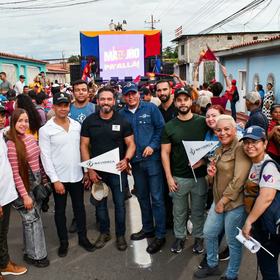 cvg_naviorca's tweet photo. Una vez mas los trabajadores de @cvg_oficial se movilizan en defensa de la patria y respalda los ideales de nuestro presidente @nicolasmaduro. El CN Germán Gómez Larez presidente de Naviorca, marchó acompañado de su personal.

#ConNicoSiVamos #NicolasMaduro https://t.co/IVnk1oubkG
