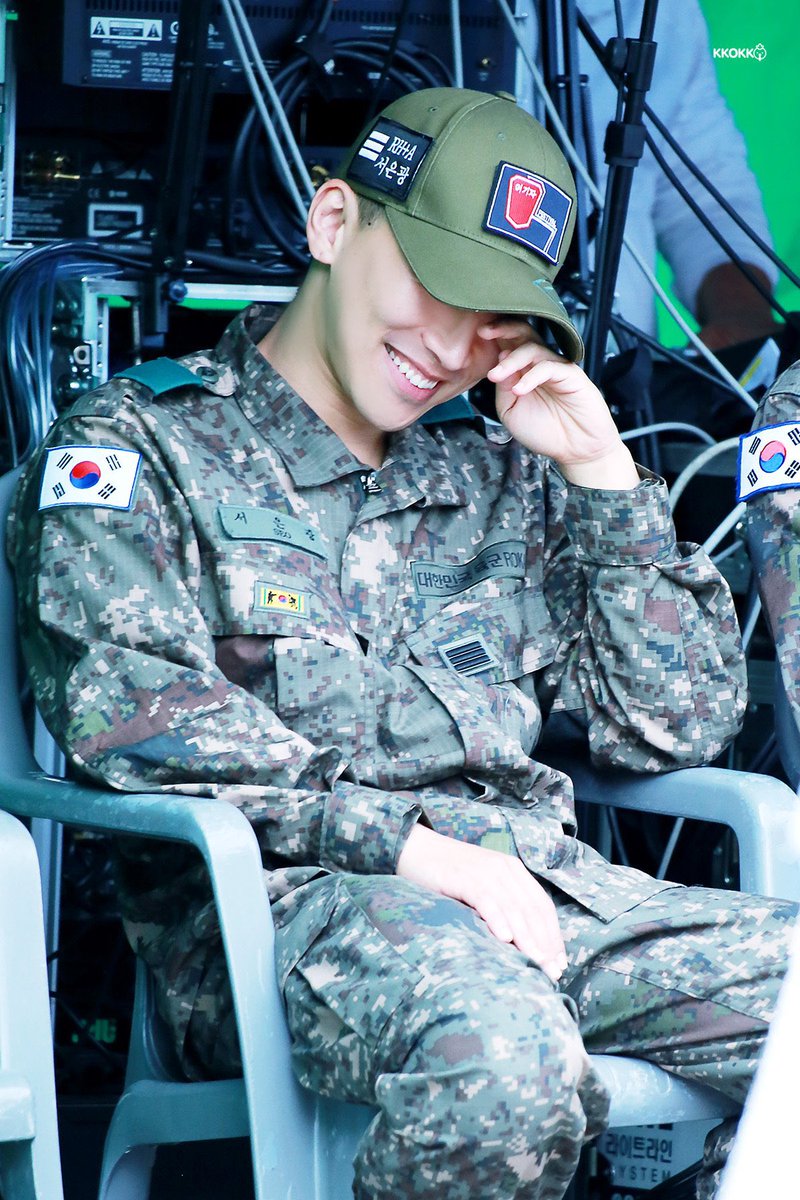 은광이 이 사진개좋은데???? 후욱후욱..
섹시..