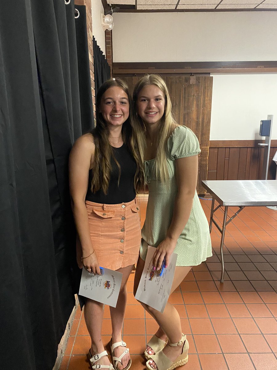 all conference banquet 2024 🥎🥎<a href="/Coach_pooch/">Mike “Pooch” Perniciaro</a> <a href="/MarkLlo84231890/">Mark Lloyd</a> <a href="/06Gators/">Indiana Gators 18u Premier Lloyd</a> <a href="/Ava_Jumps/">Ava</a>