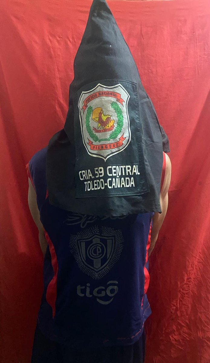 𝗔𝗽𝗿𝗲𝗵𝗲𝗻𝗱𝗶𝗱𝗼 𝗽𝗼𝗿 𝘃𝗶𝗼𝗹𝗲𝗻𝗰𝗶𝗮 𝗶𝗻𝘁𝗿𝗮𝗳𝗮𝗺𝗶𝗹𝗶𝗮𝗿 𝗲 𝗶𝗻𝗰𝗮𝘂𝘁𝗮𝗰𝗶𝗼́𝗻 𝗱𝗲 𝗮𝗿𝗺𝗮 𝗯𝗹𝗮𝗻𝗰𝗮

   En el barrio Rojas Cañada de la ciudad de Capiatá, la Policía aprehendió a un hombre de 45 años de edad,