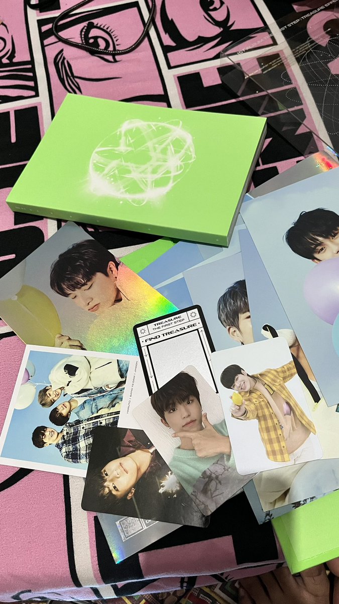 _skywoo's tweet photo. Freebies na may onting sealed albums. 😭
Thank you so muchieee, @cartofbee! Umuwi nanaman po si Jeongwoo sakin. Hahaha! 😭 

Color blue nalang ng first full album kulang ko. 🥹 #cartofbee_feedbacks https://t.co/EGpBDMB8dj