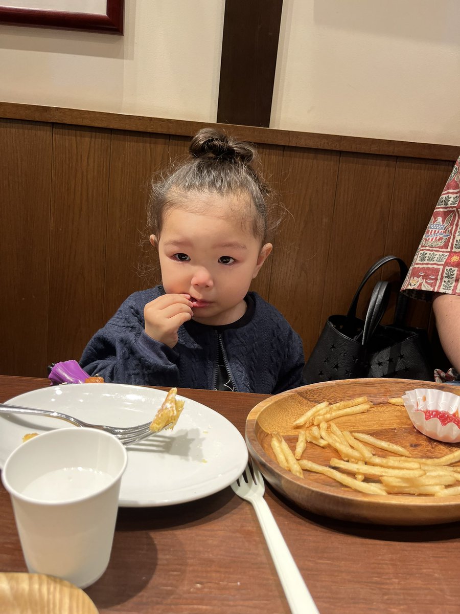 99s_fmk's tweet photo. ぜーんぜん言うこと聞いてくれないマイペース小娘 https://t.co/jvcAhVeunD