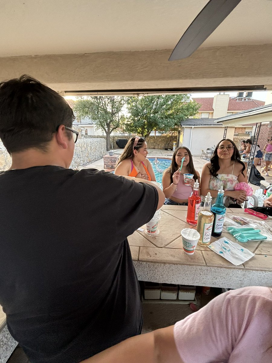 Montwood HS StuCo tweet media