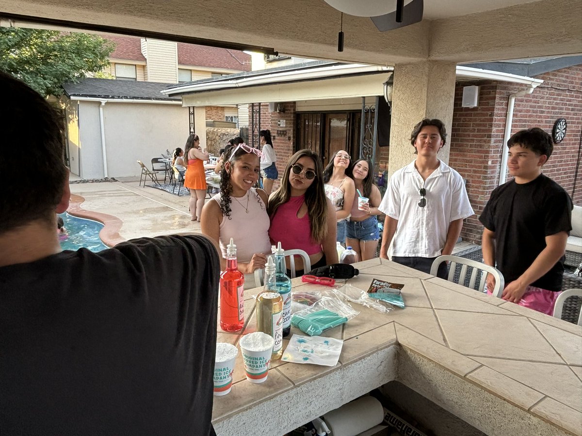 Montwood HS StuCo tweet media