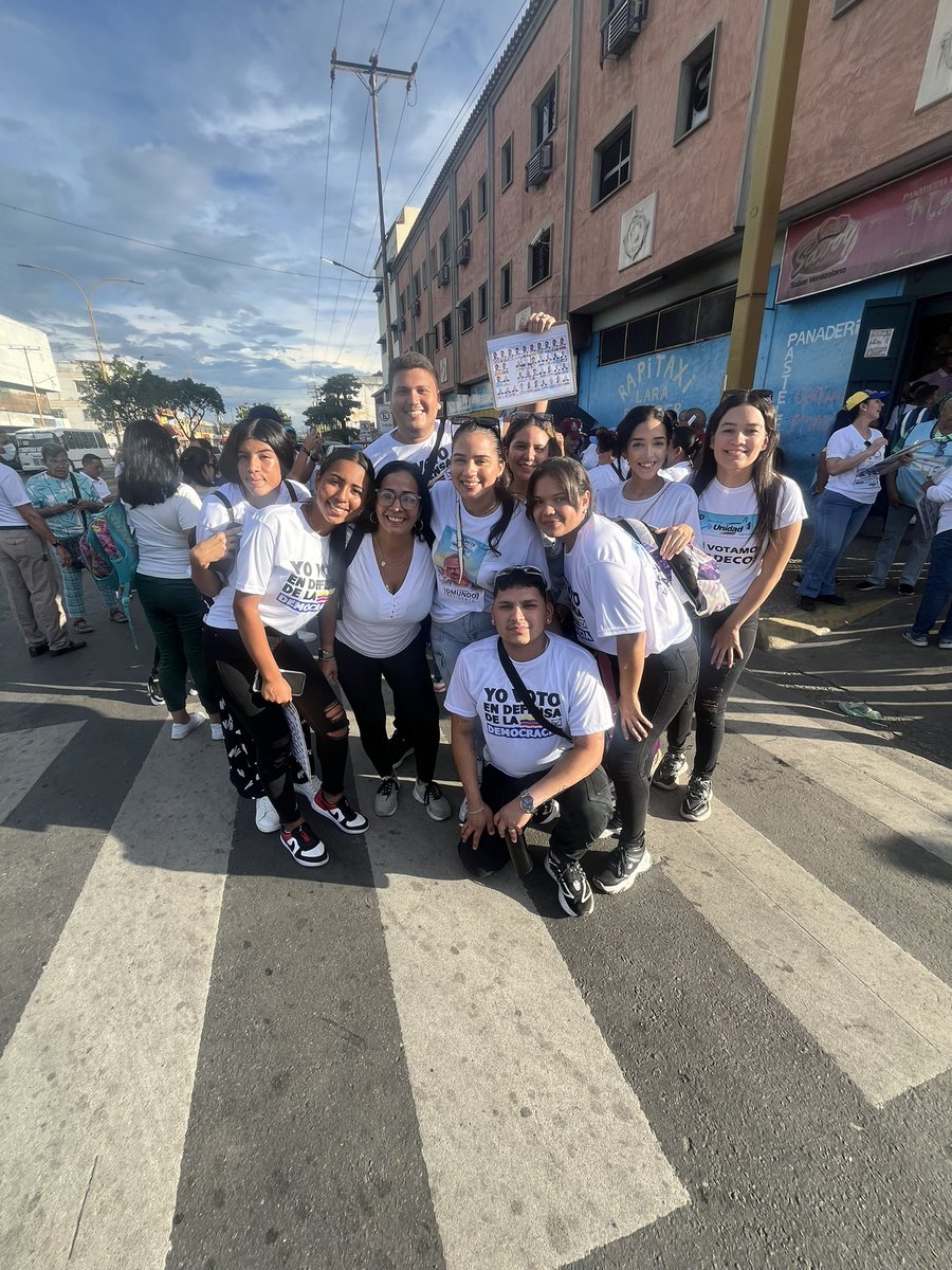 Hoy acompañando a <a href="/FemADCarabobo/">FemeninaADCarabobo</a> y al Frente amplio de mujeres en la jordana informativa. Seguimos en las calles y el #28deJulio votamos y ganamos #Unidad #AdecosConEdmundo