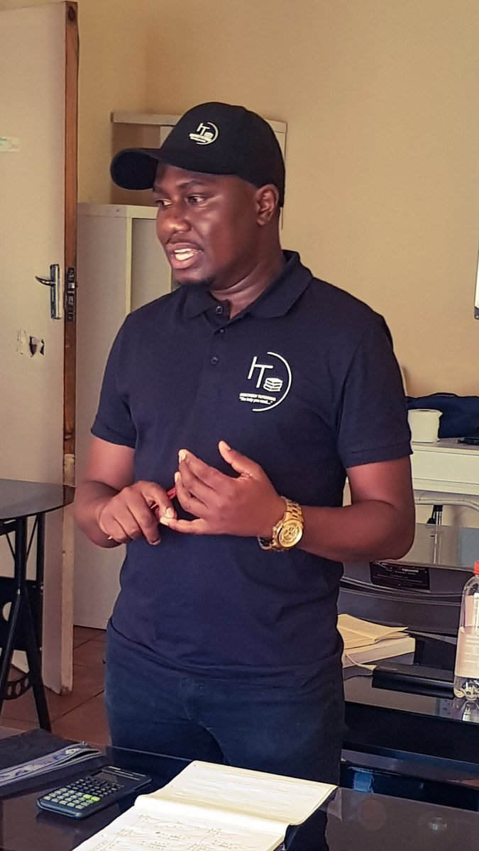 NjabuloNkabin15's tweet photo. Day 4/5
Having people from different provinces speak English in one class is a blessing @Ingcwedi Tutoring
#englishspeakingclass
#ESC5 https://t.co/QgLjXWfdP1