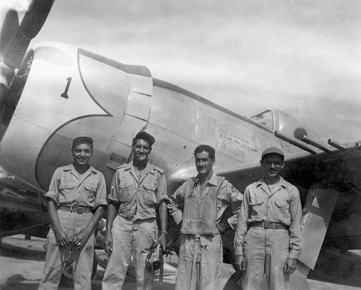 WorldCitizenLA's tweet photo. The 201st Mexican Fighter Squadron, aka "The Aztec Eagles", was a group of #Mexican pilots who fought alongside the US during World War II.
These pilots, trained by the US military, were the only Mexican squadron to see combat in World War II.
#WWII | #AztecEagles 🇲🇽 https://t.co/CnxN0dwIlq