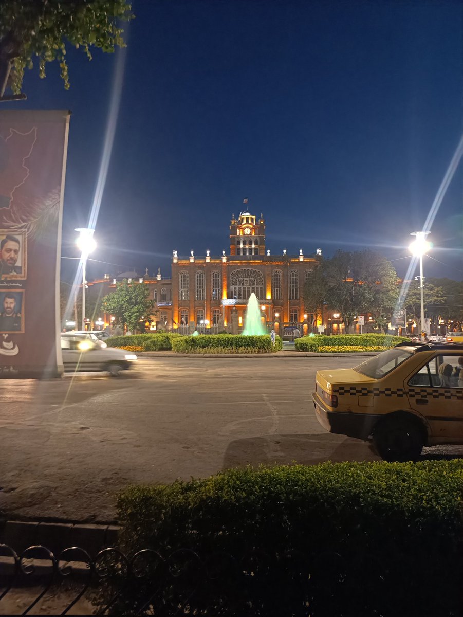 MNTurkoghlan's tweet photo. کاش تبریزلی اولسایدیم 
سئوگیلیم اولسا اولماسا اونملی دئیل
گونده بازاری ، تربیتی ، شهنازی دولانیردیم 
گجه لر دا یولداشلار لا ولیعصره گئدیب نوبتی بیر بیری امیر شکلات آ قوناق الیردیگ https://t.co/wj4sCMGaGf