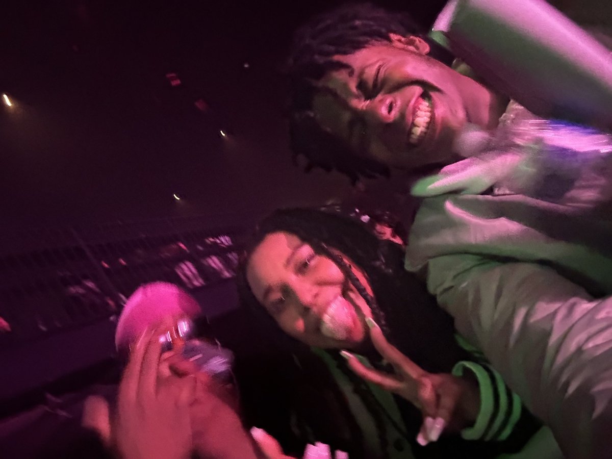 HoodieBeast2x's tweet photo. Another year gone by, Thank God 
 For Bringing Me This Far….Many More To Come!

22🎉🎁🍾 https://t.co/6r8AnhA5Nl