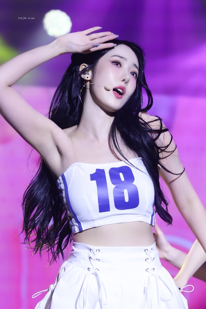 bluedust_sb's tweet photo. 240602 V.hind Love and Tears in Seoul 

#비비지 #신비 #VIVIZ #SINB https://t.co/ZKV6Ty7Vmi