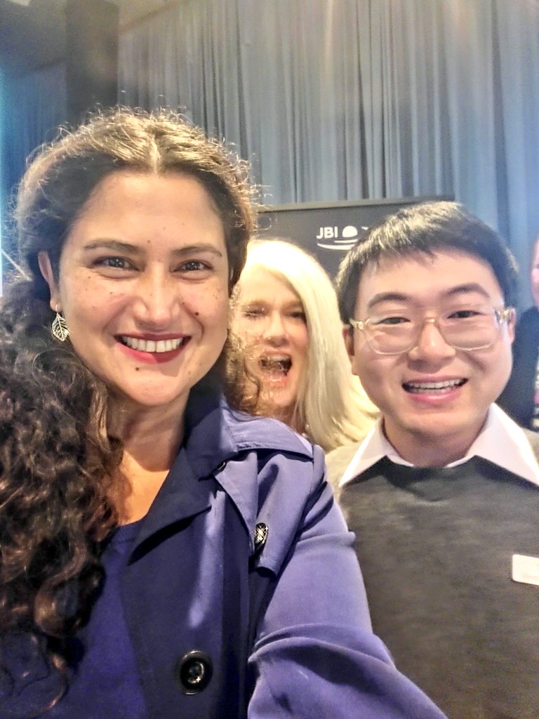 MariaAPinero's tweet photo. Today, @JBIEBHC led an exploration of groundbreaking fundamental care solutions with local clinicians based on @Flinders research. @ILCconnect2care @FlindersCNHS
Examples of my contributions to the topic https://t.co/J0wqSNw2KR  https://t.co/CDIO97aw1a  @FlindersCFI https://t.co/qGX3VfU6E5