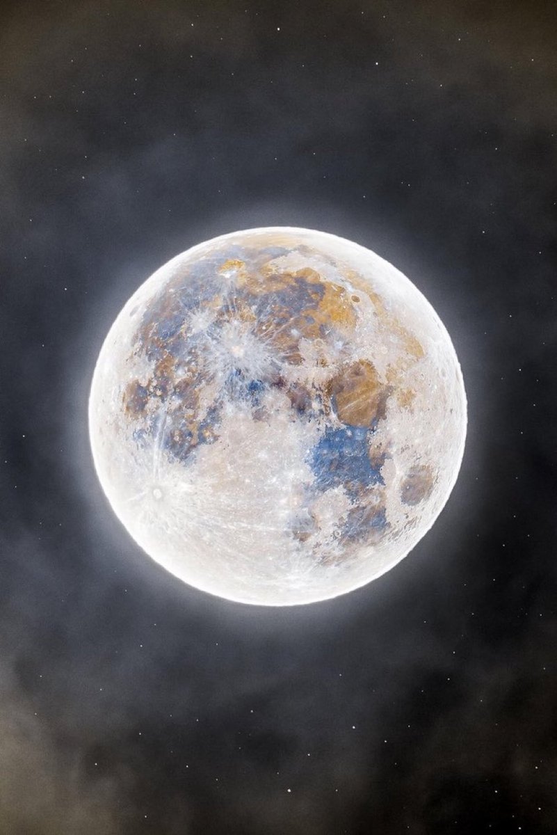 M1ONLOVER's tweet photo. Cristal moon. https://t.co/YuLEr6PlXf