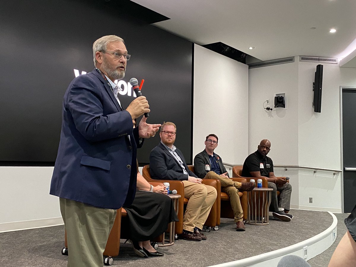 Chris Moore tweet media