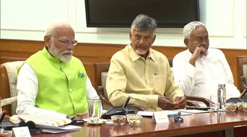 paramathma6021's tweet photo. ಎಷ್ಟೇ ಕೇಸರಿಮಯ ನಾಟಕವಾಡಿದರು ಭಾರತದಲ್ಲಿ ಉಳಿಯುವುದು/ಗೆಲ್ಲುವುದು ಜಾತ್ಯತೀತ ಸಿದ್ಧಾಂತವೇ.
#secular_india https://t.co/2896g3Ur1v