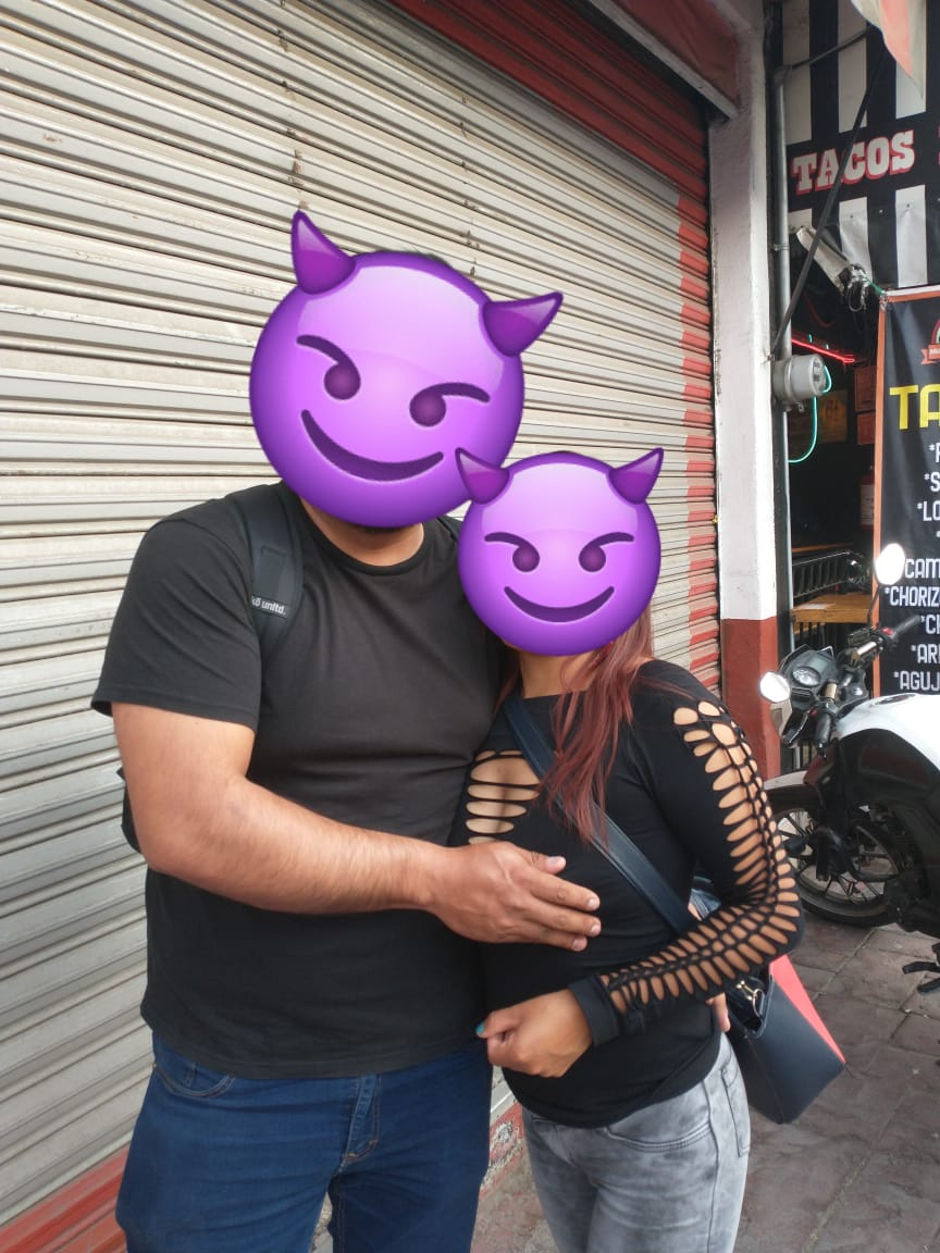 jenny1992guz's tweet photo. ♠️ HOTWIFE ♠️ 
Me encanta que los chicos que se animan a conocernos se lleven una linda selfie! A quien le gustaria tener una foto así con nosotros y pregunta alguien guarda nuestras fotos https://t.co/YyjJm396bG
