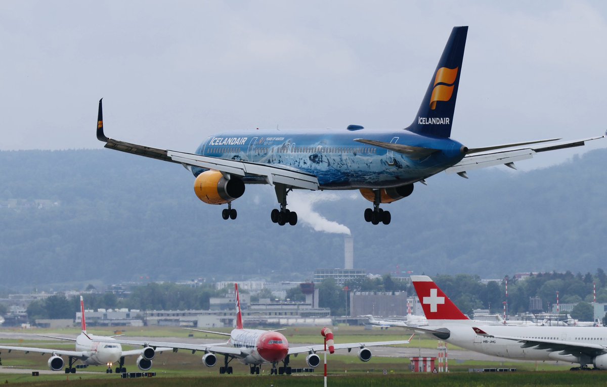 JustinaAngstma1's tweet photo. Icelandair Boeing B757-256 🇮🇸🇮🇸🇮🇸
RegNr. TF-FIR 01.06.2024 at
Zurichairport @zrh_airport
80 Years Of Aviation Livery
SUCH A BEAUTIFUL LIVERY 😍😍😍
#avgeek #icelandair #b757 #boeing
#lszh #tffir #zrh #aviation 
#80yearsofaviationlivery #planespotting #iceland
@Icelandair @Boeing https://t.co/emZgl5rnTz