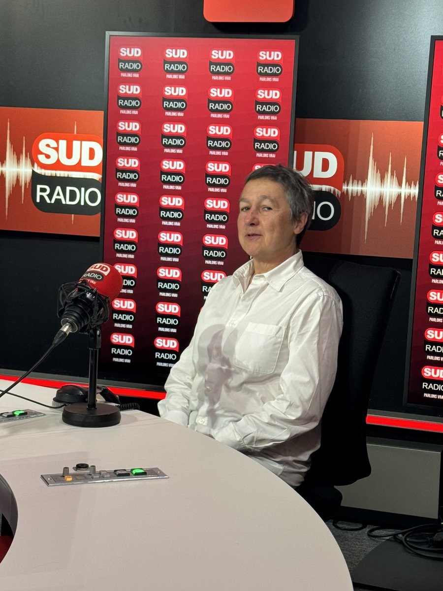 Conseil national de l'Ordre des architectes (@architectes_org) on Twitter photo 🎙️Emmanuelle Patte répond aux questions de <a href="/PatrickRogerE/">Patrick Roger</a> et de #lavieenvrai sur <a href="/SudRadio/">Sud Radio</a> pour parler rénovation bas carbone #teamarchi 🎙️Emmanuelle Patte répond aux questions de <a href="/PatrickRogerE/">Patrick Roger</a> et de #lavieenvrai sur <a href="/SudRadio/">Sud Radio</a> pour parler rénovation bas carbone #teamarchi